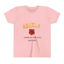 Load image into Gallery viewer, Youth Tee "Abuela siempre me tiene en sus oraciones"