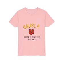 Load image into Gallery viewer, Youth Tee "Abuela siempre me tiene en sus oraciones"