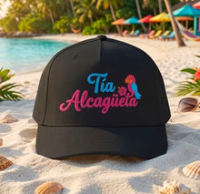 Load image into Gallery viewer, Gorra bordada "Tia Alcagüeta". ENVIO GRATIS