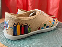 Load image into Gallery viewer, Tenis doradas/brillo embelequeras.