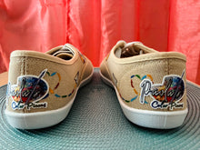 Load image into Gallery viewer, Tenis doradas/brillo embelequeras.