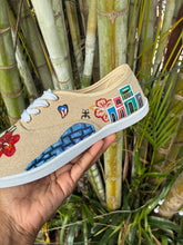 Load image into Gallery viewer, Tenis cremas con brillo de PR