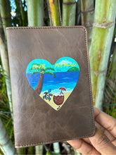 Load image into Gallery viewer, Porta pasaporte Playita
