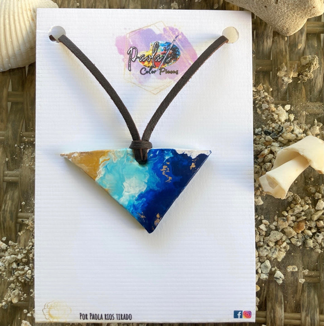 Triangle sea necklace 