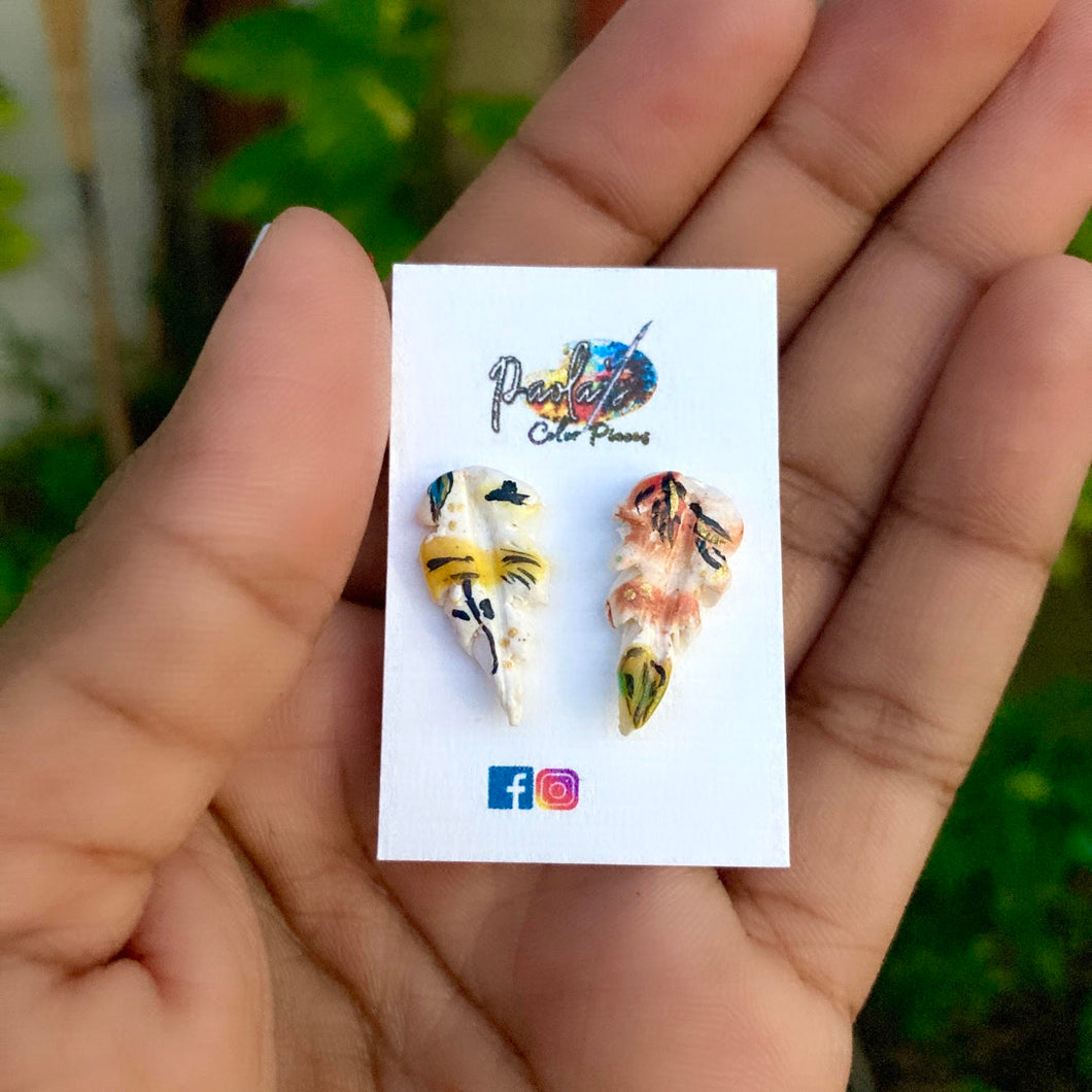 Leaf pattern earrings studs